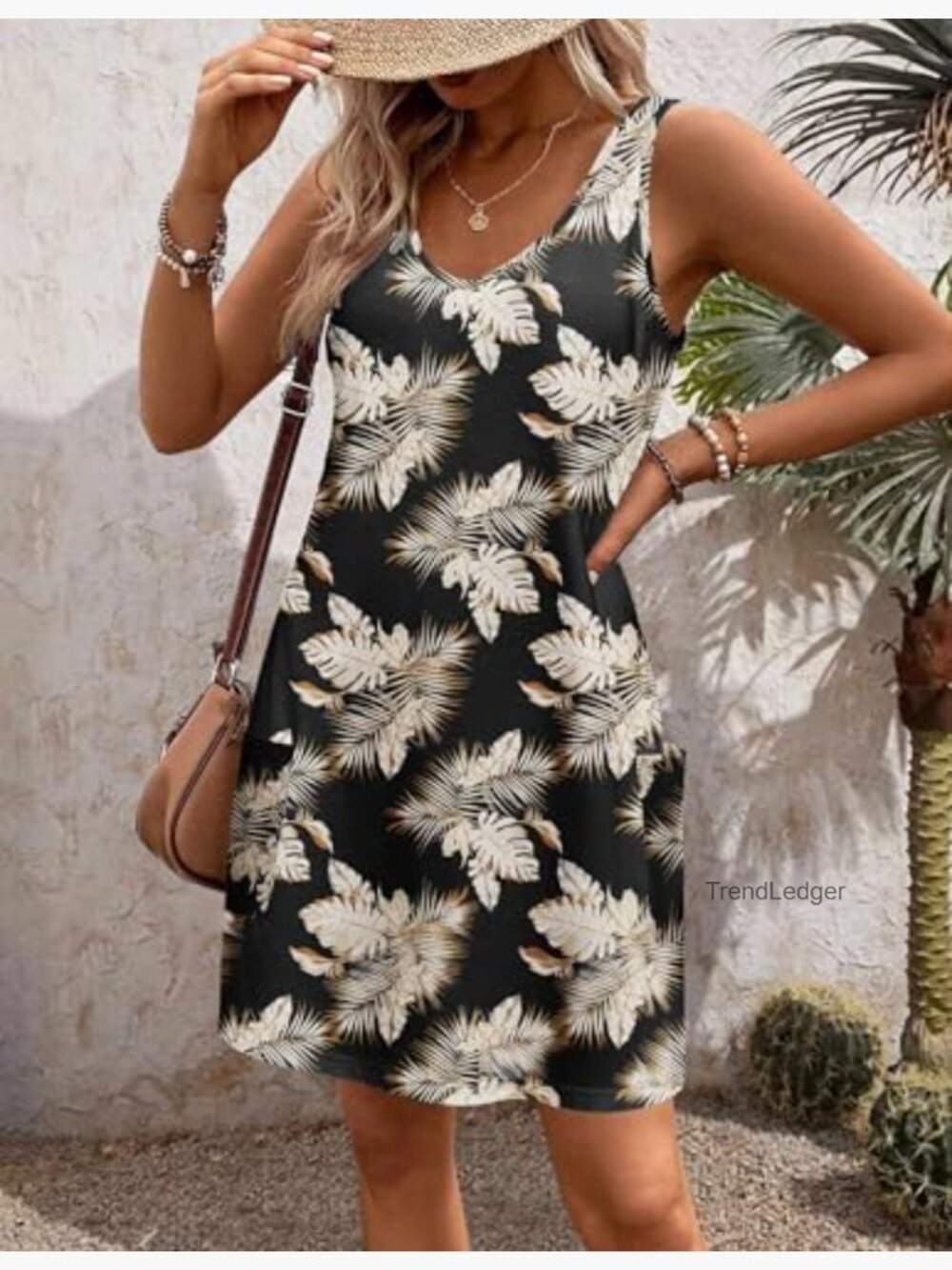 Large V-Neck A-Line Sundress with Pockets, Casual Summer Beach Dress - Picture 3 of 7